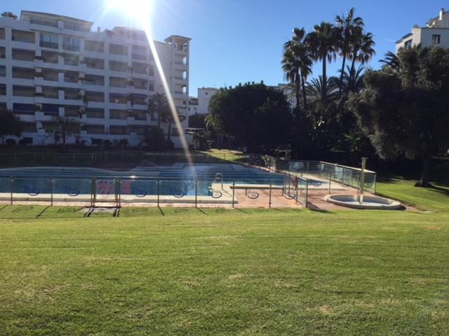 Large And Elegant In Puerto Banus With Pools And Paddle Lägenhet Marbella Exteriör bild