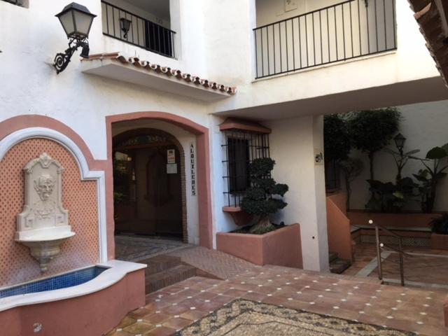 Large And Elegant In Puerto Banus With Pools And Paddle Lägenhet Marbella Exteriör bild