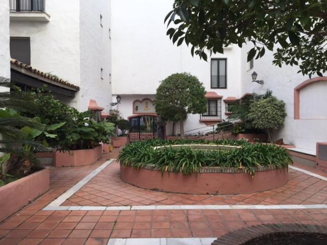 Large And Elegant In Puerto Banus With Pools And Paddle Lägenhet Marbella Exteriör bild