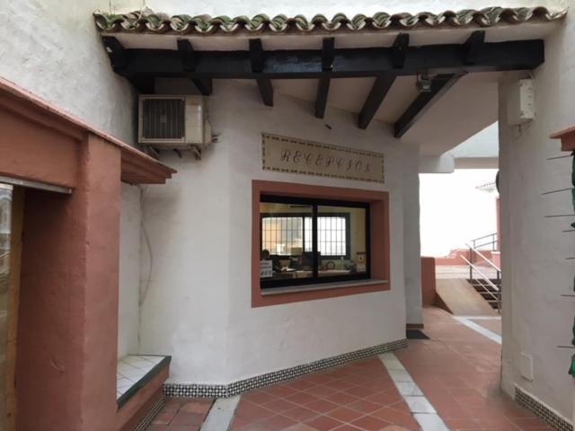 Large And Elegant In Puerto Banus With Pools And Paddle Lägenhet Marbella Exteriör bild